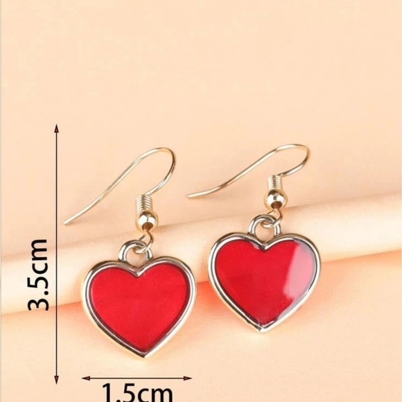 RED HEART DANGLE EARRINGS GOLD TONE DEEP RED DAINTY EARRINGS - Picture 4 of 4